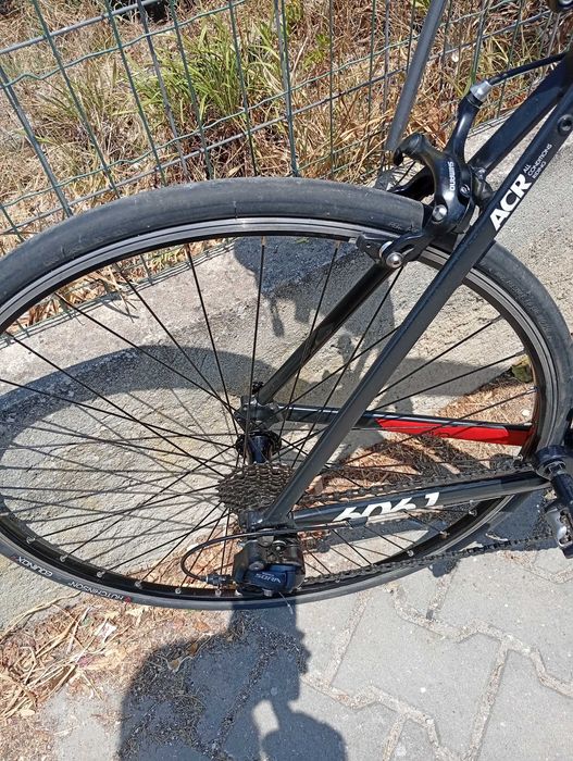 Bicicleta de estrada de gama média