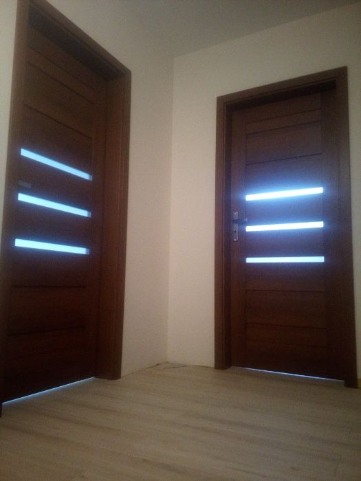 drzwi wewnętrzne pokojowe futryny kamuflaż maskowanie ościeżnicy