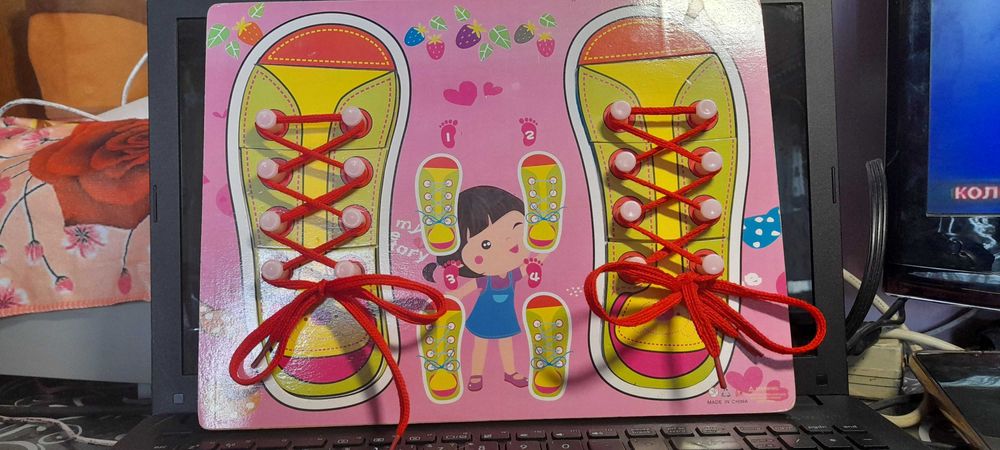 Розвиваючі іграшки,шнурівка- пазл 2в1