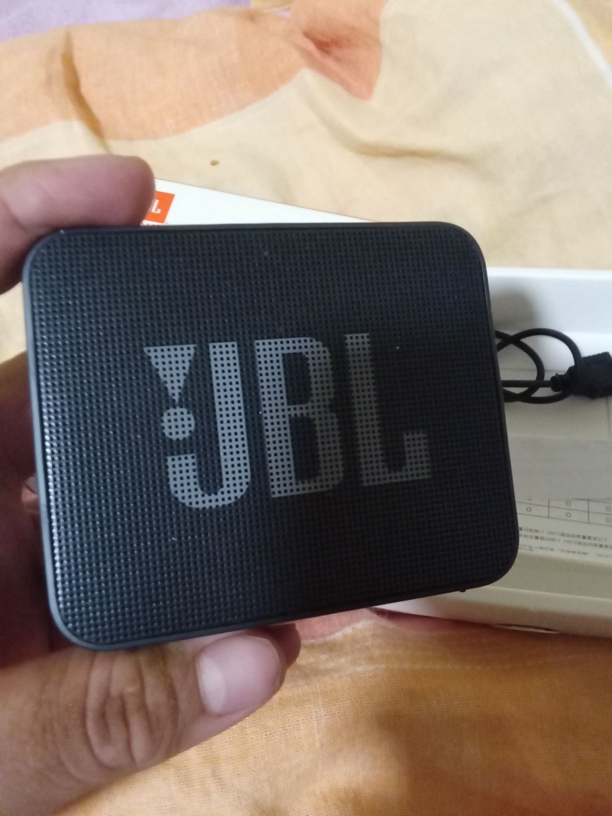 Zamienię jbl go essential