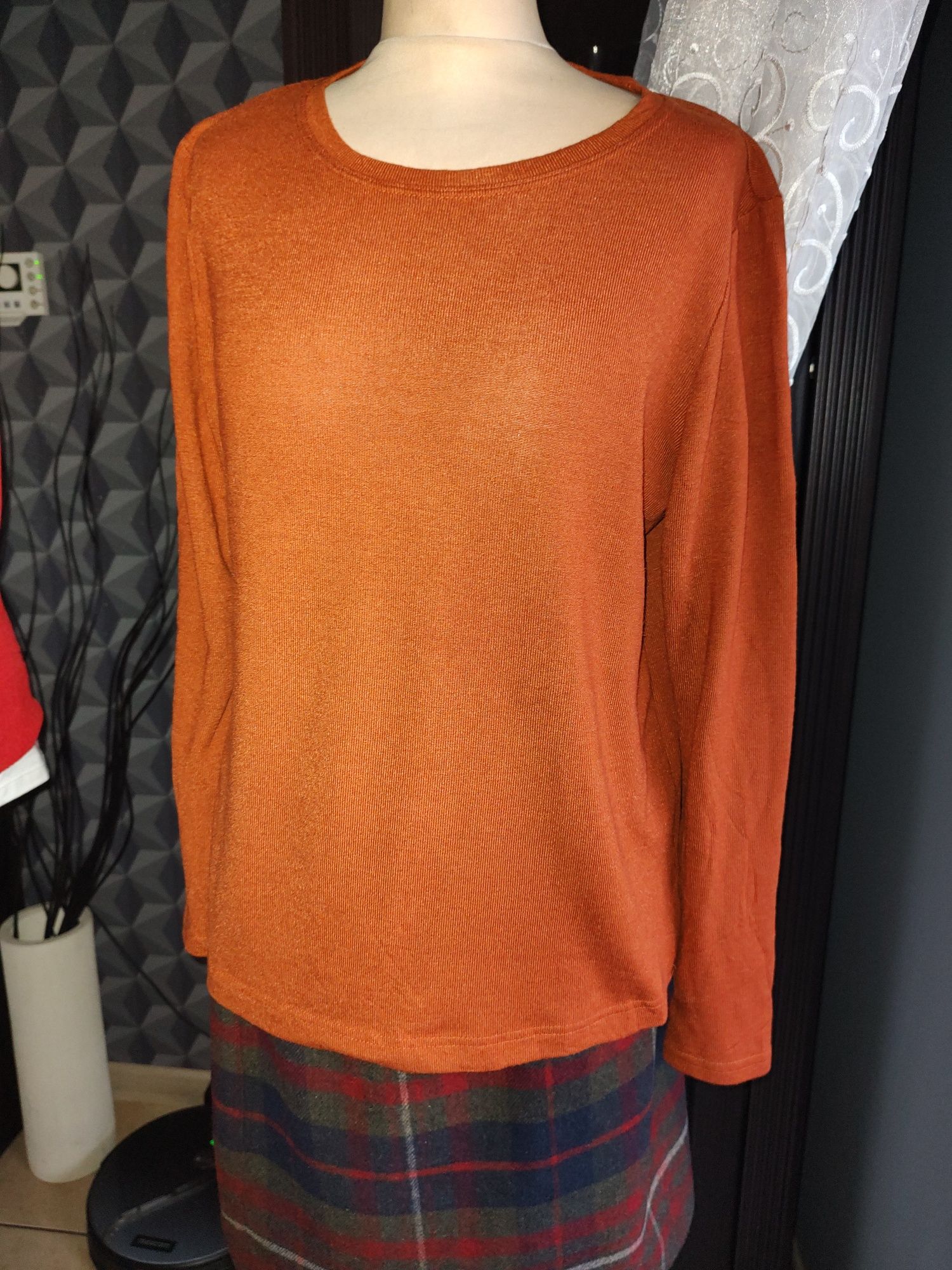 Sweterek kolor marchewkowy