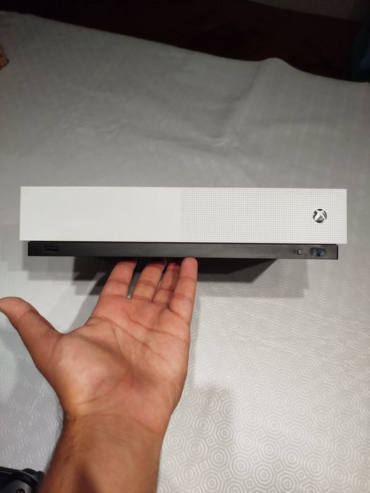 Xbox One S - Edição Só Digital