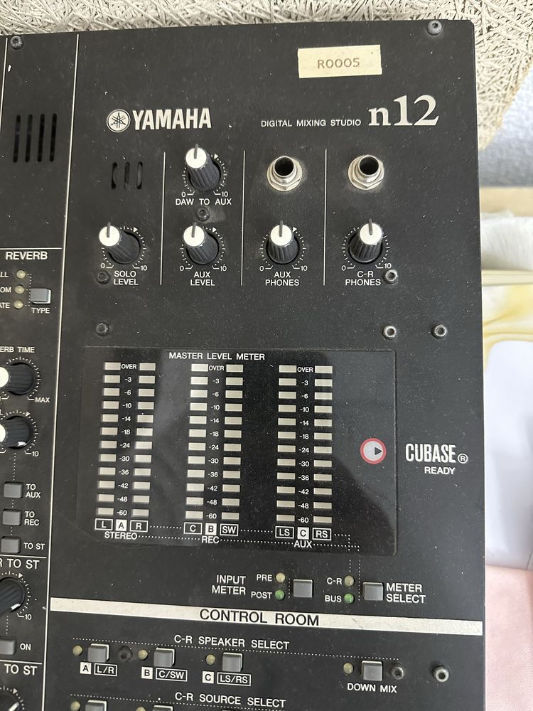 Yamaha n12 цифрова студійна консоль 12 каналів 24bit FX