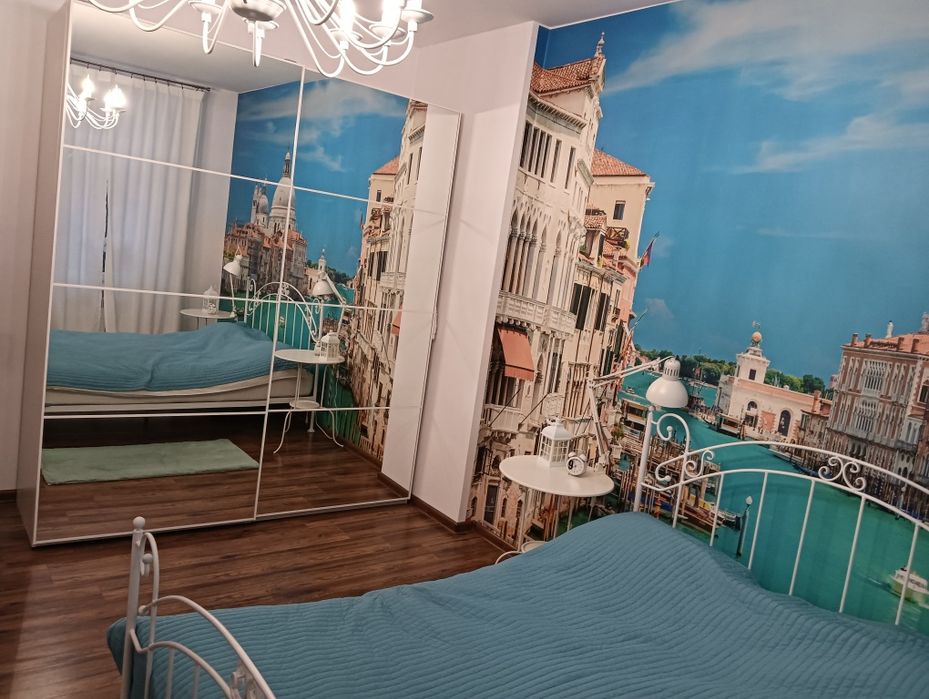 Szafa Pax IKEA lustrzana z drzwiami przesuwanymi +6 koszyków metalowy