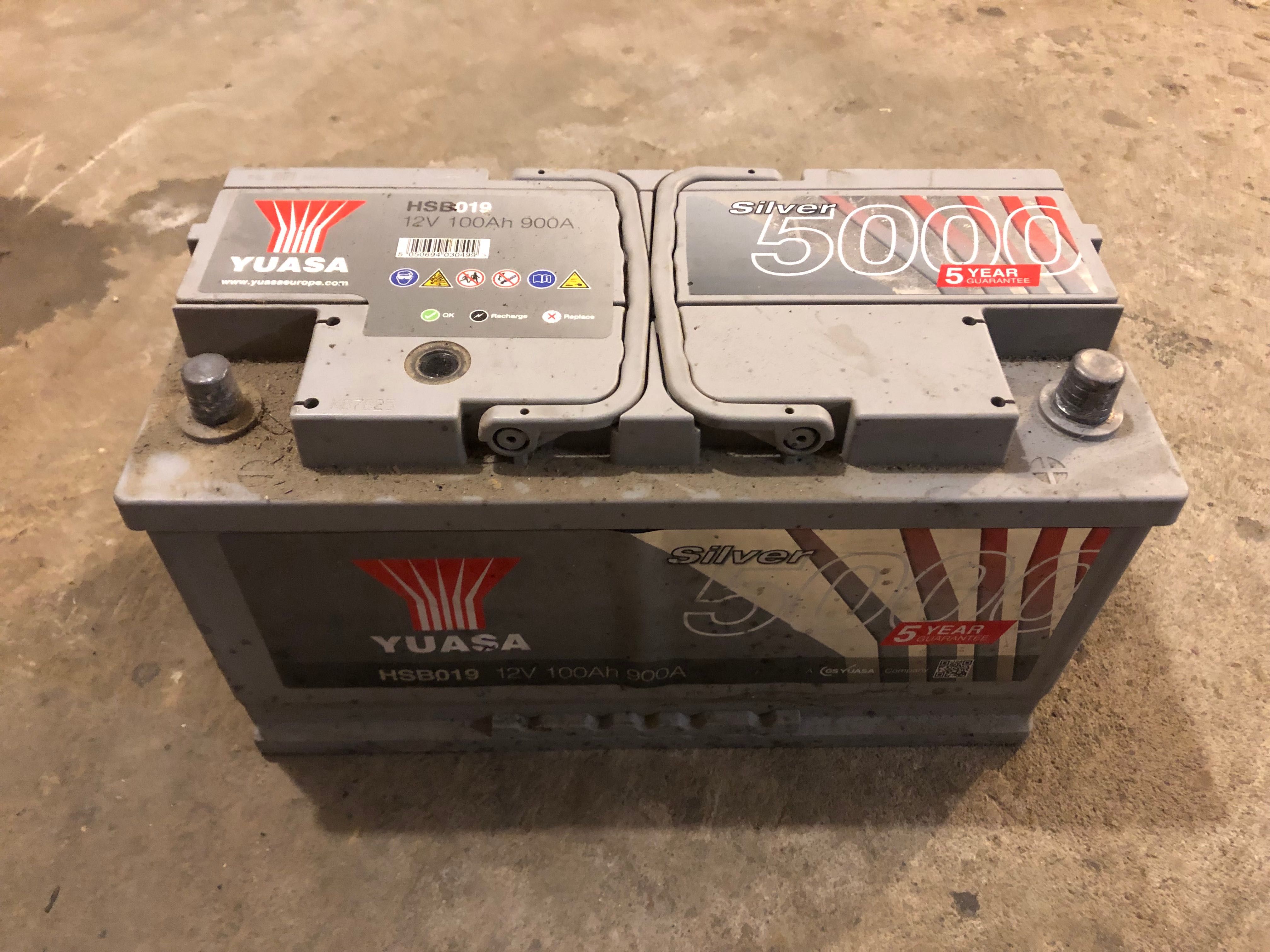 Акумулятор 12v 100ah 900a