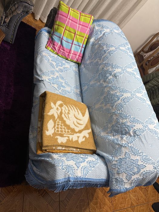 Móvel Sala, sofás e mesa com cadeiras