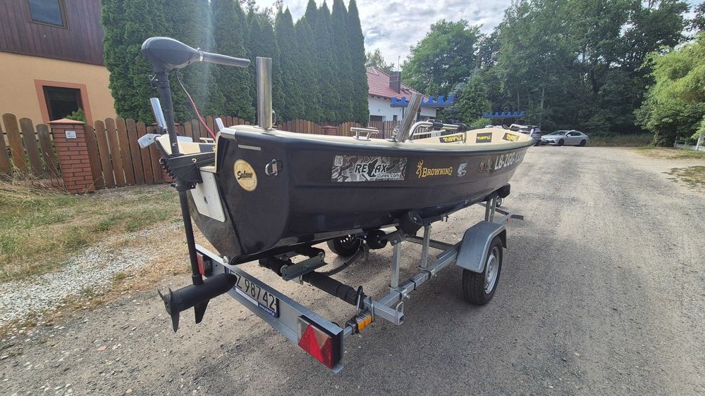 Łódź wędkarska POLPORT 450 z przyczepą Niewiadów