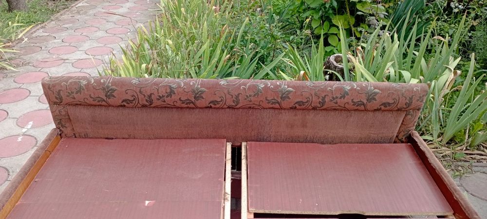 Продам власне ліжко.