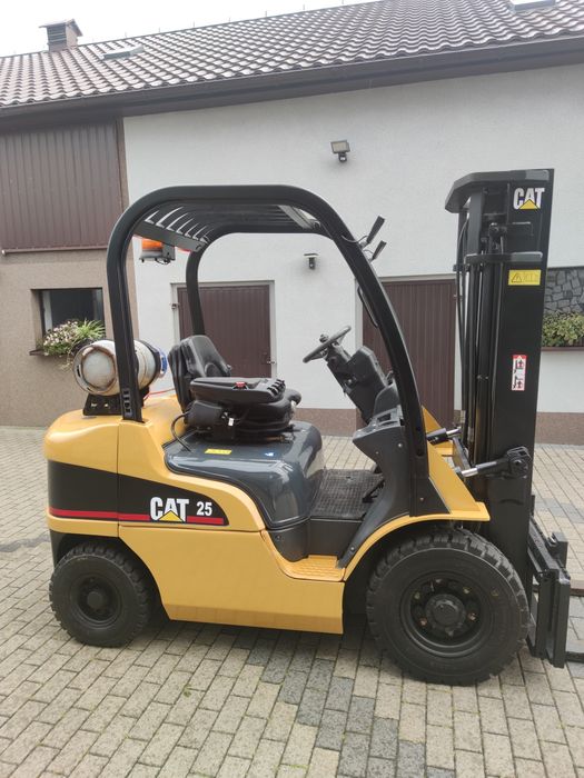 Wózek widłowy Cat GP25 niski  Mitsubishi
