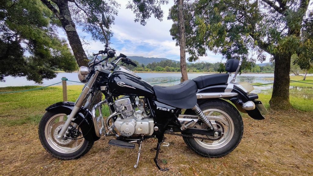 Moto 125 estilo Chopper