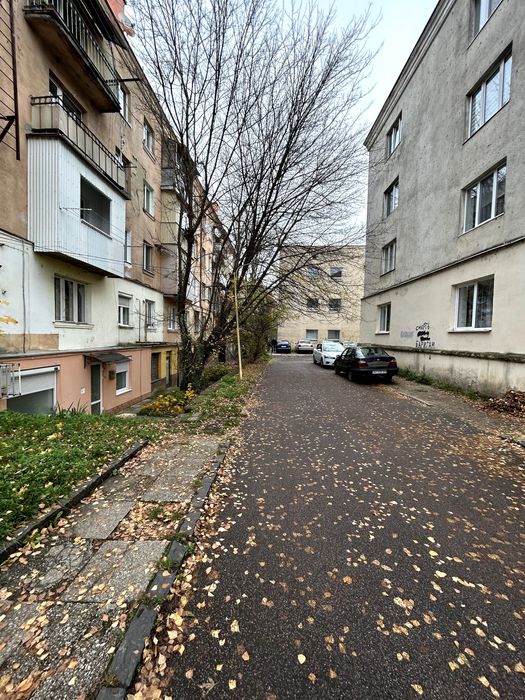 Продам приміщення під комерцію у центрі