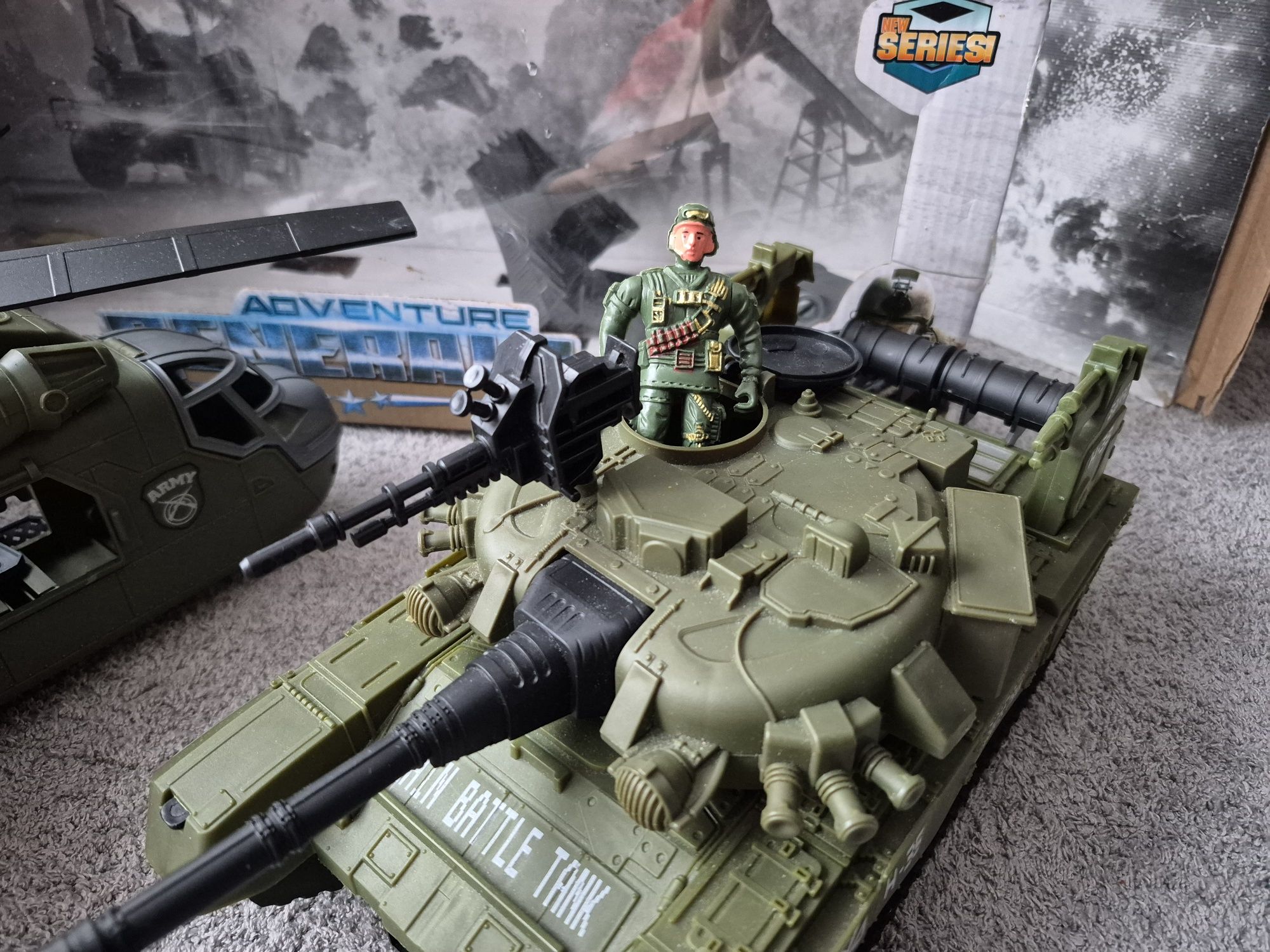Zestaw militarny duży: pojazd, helikopter, czołg