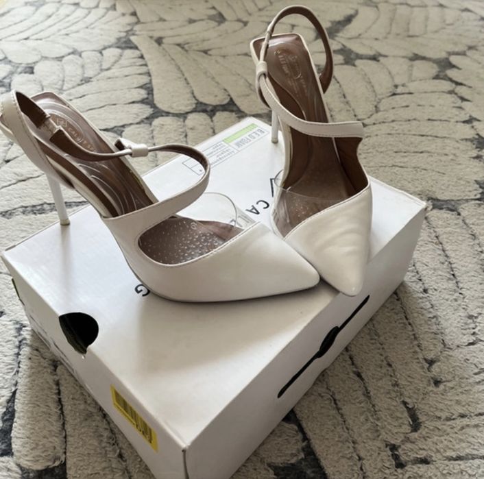 Białe szpilki Call it Spring