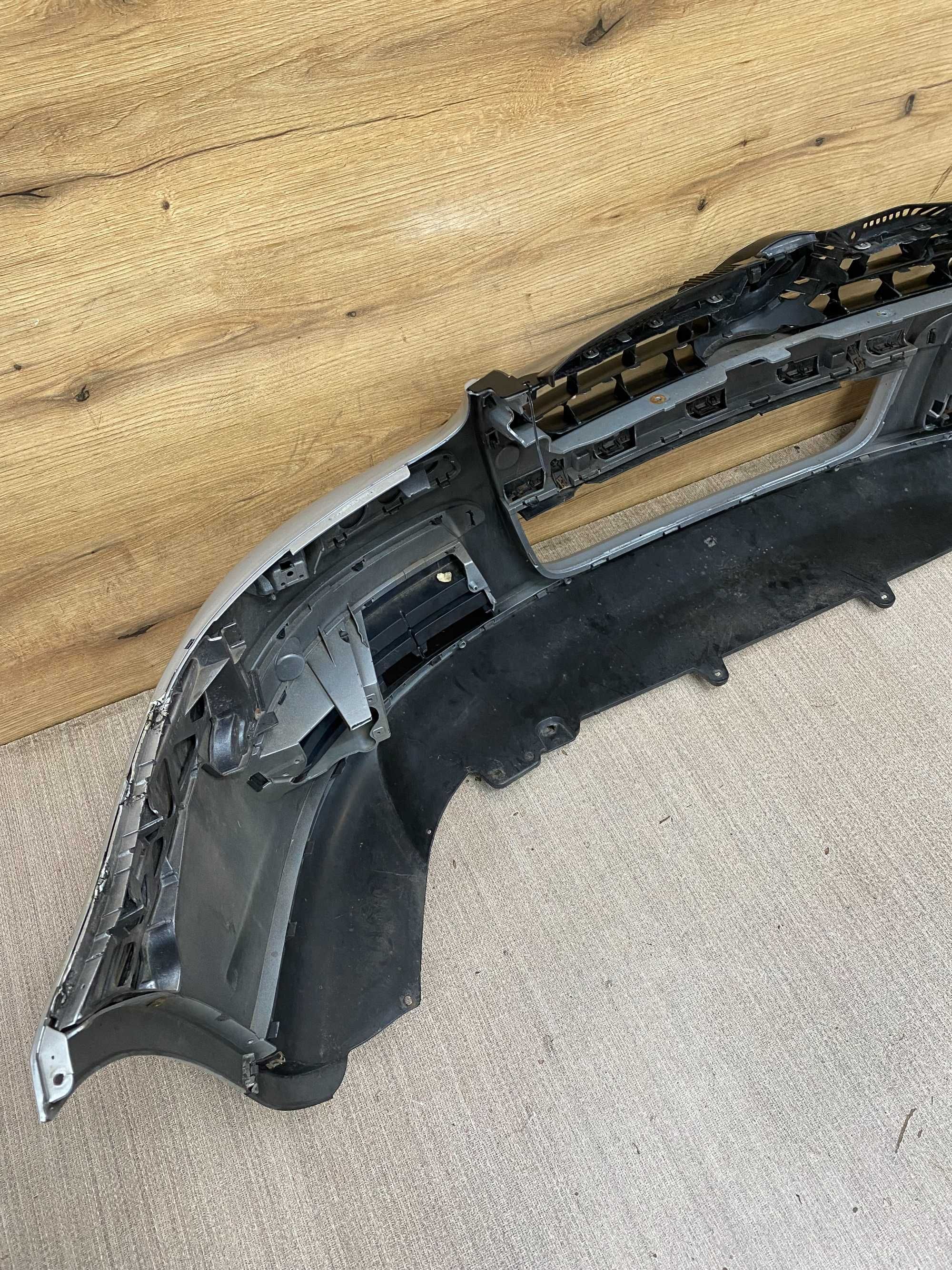 zderzak przedni volkswagen golf 5 kombi kolor la7w