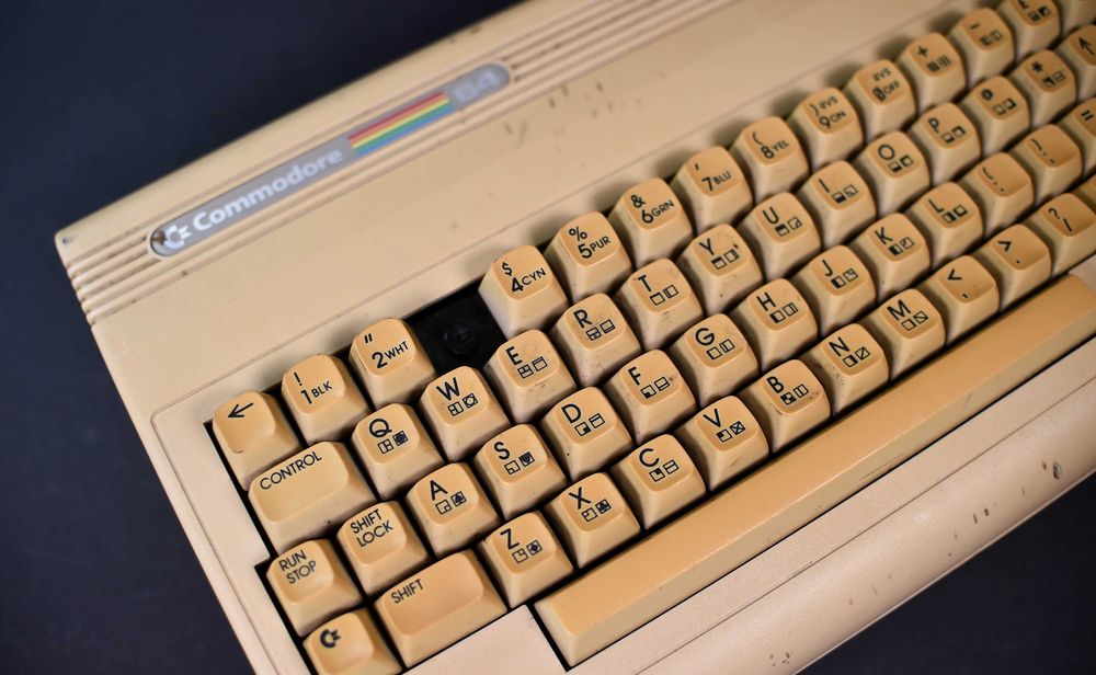 Commodore 64 + Gra Atari 2600 Pac-Kong