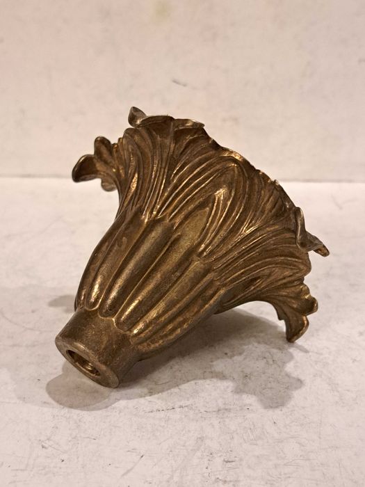 Розетка бронзовая, деталь от светильника - латунь.