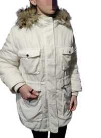 Куртка зимняя, с капюшоном на пышном меху
Куртка зимняя, с капюшоном н