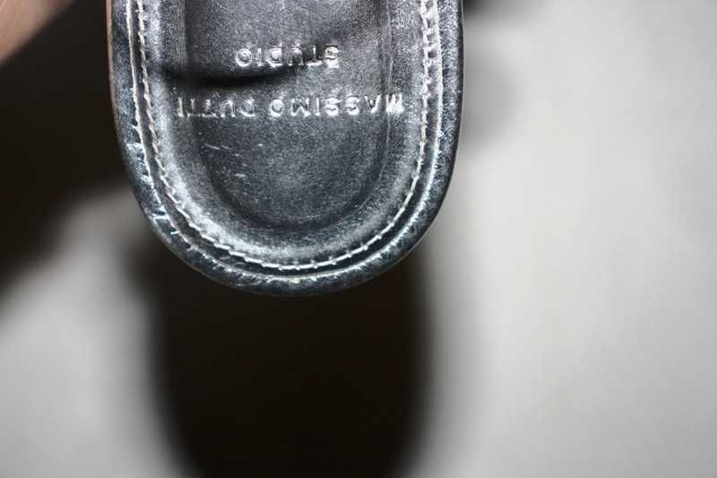 Sandálias em pele prateadas baixas da Massimo Dutti T. 37