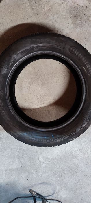 Sprzedam opony jak nowe całoroczne Uniroyal 235/55/r17 wielosezonowe