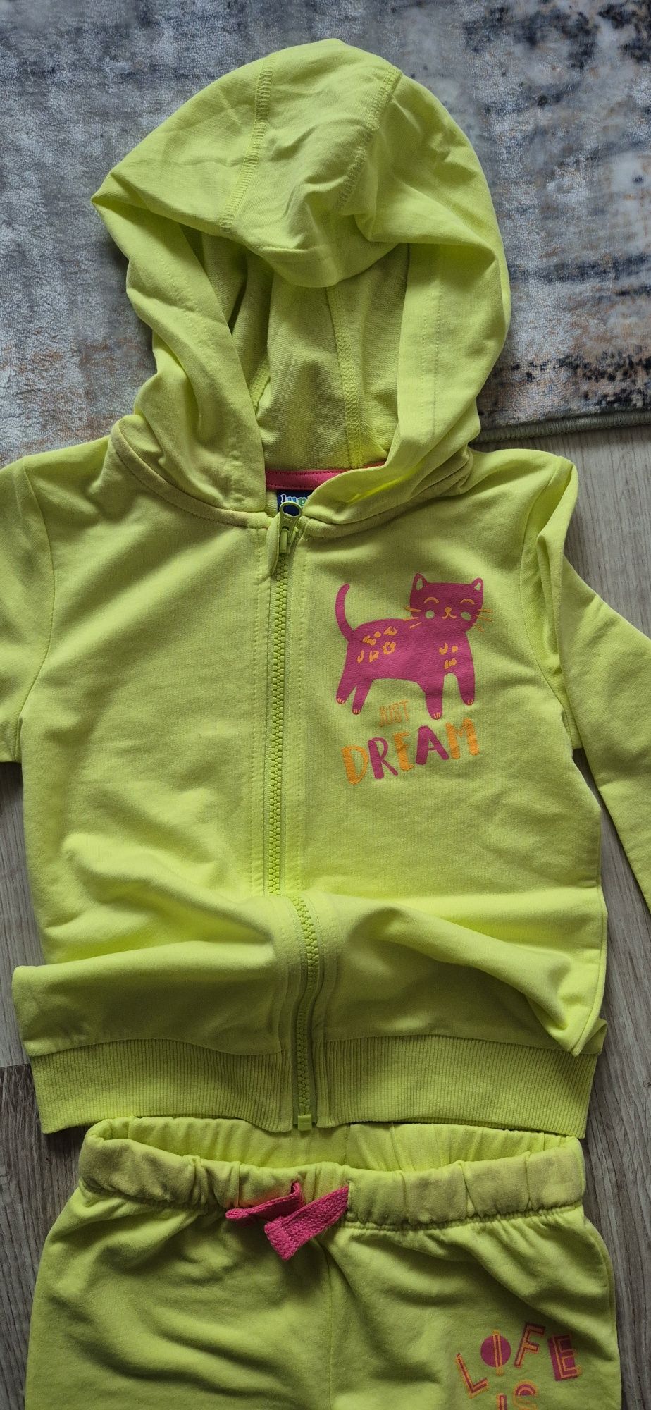 Dres 110/116 4-6 lat neon