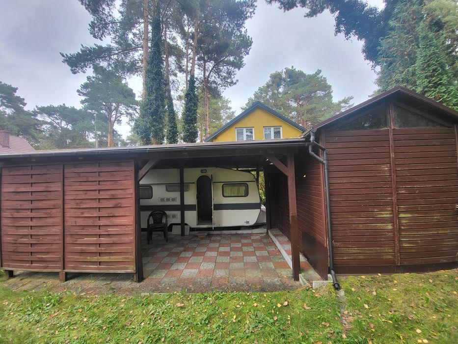 Przyczepa kempingowa Wilk, drewniane zadaszenie, 1995r – dobry stan