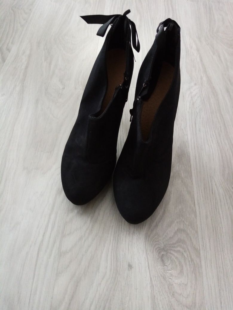 Buty damskie botki 39