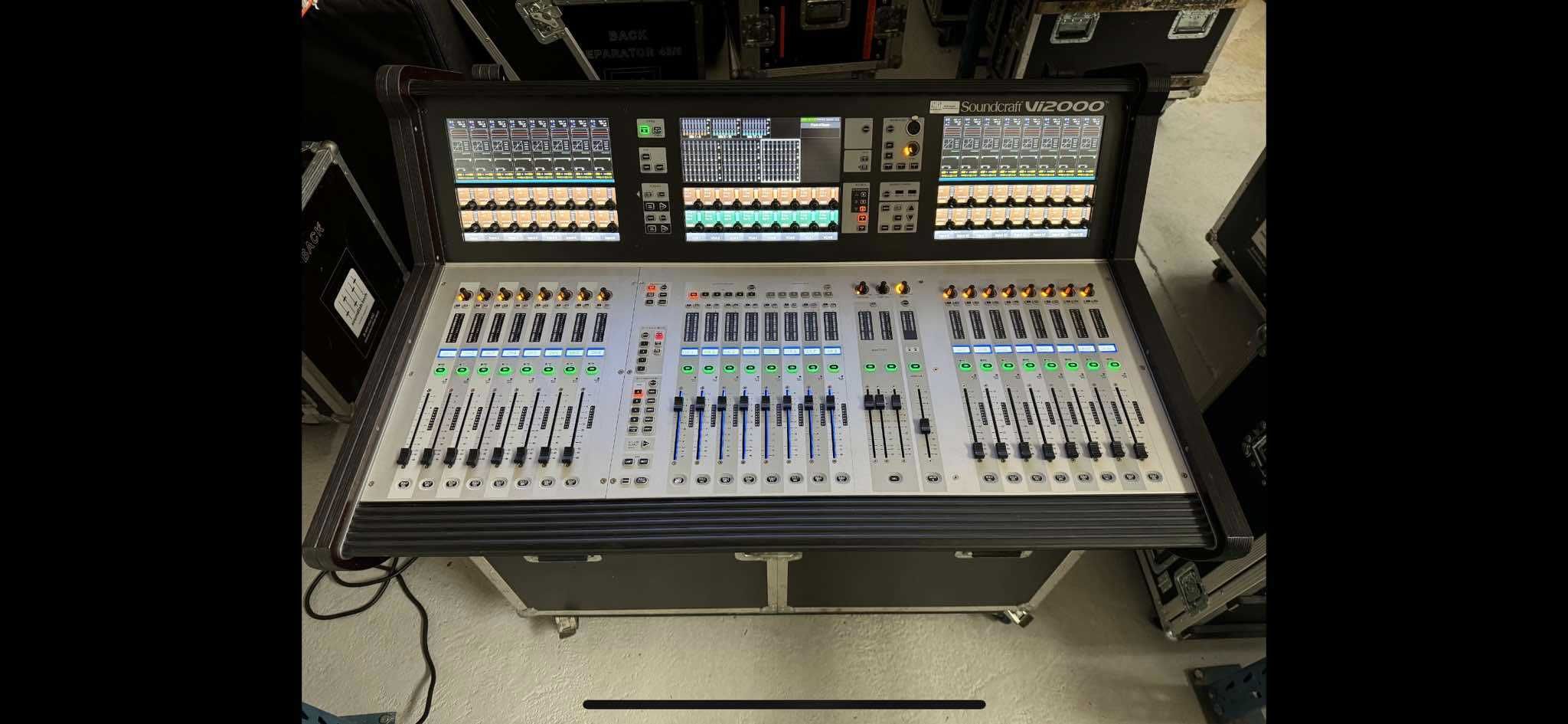 Mikser cyfrowy Soundcraft Vi2000 + Compact stagebox + flipcase