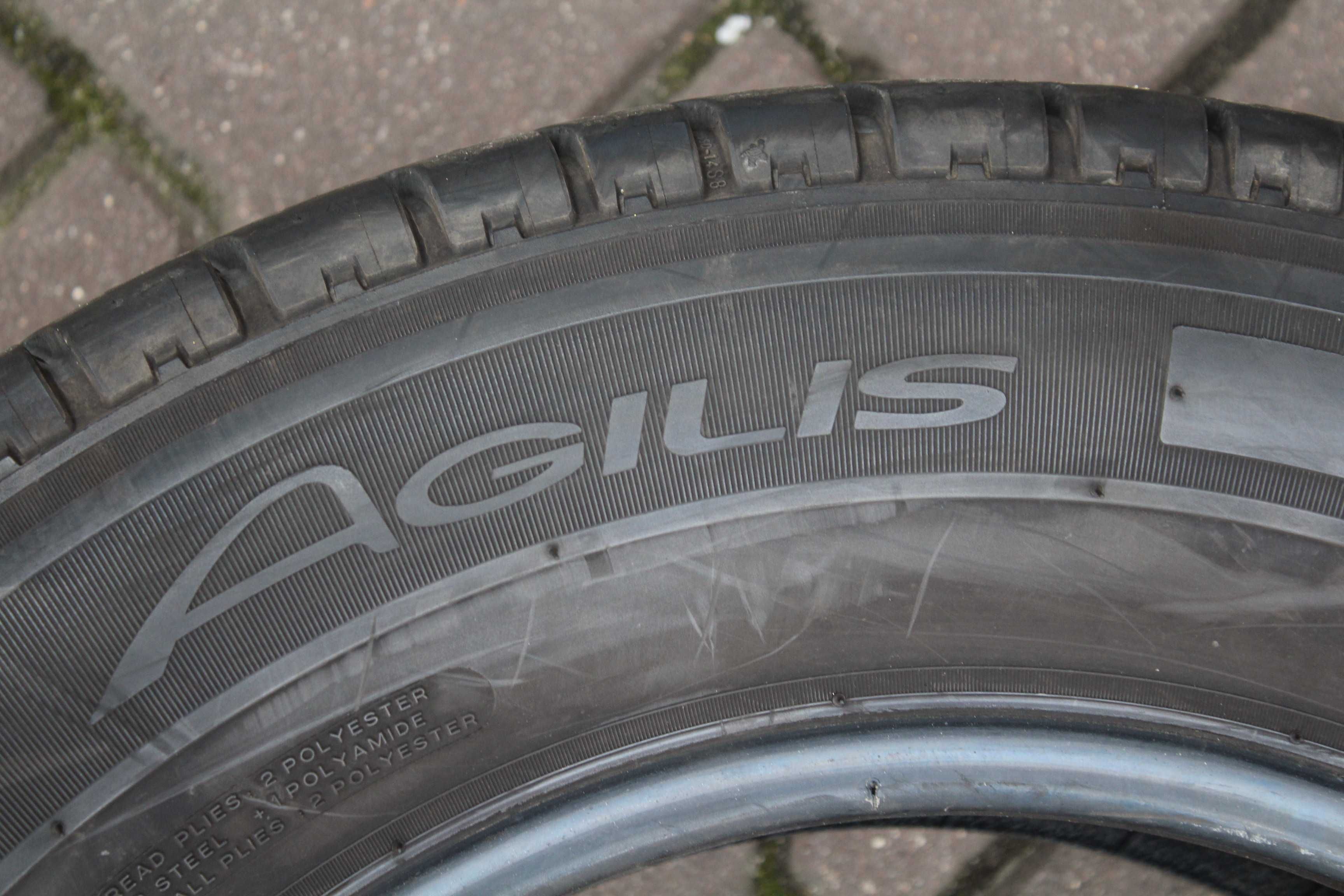 235 65 R16C Michelin Agilis