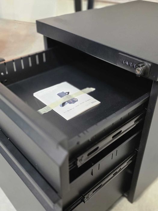 Szafka podbiurkowa / kontenerek metalowy