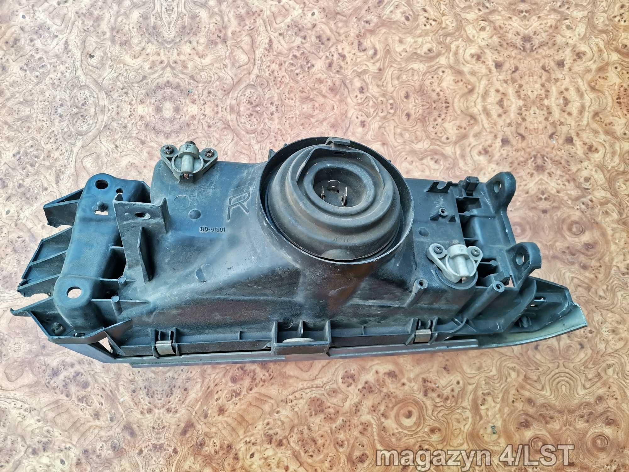 Mazda 323 BG IV Lampa prawy przód PP