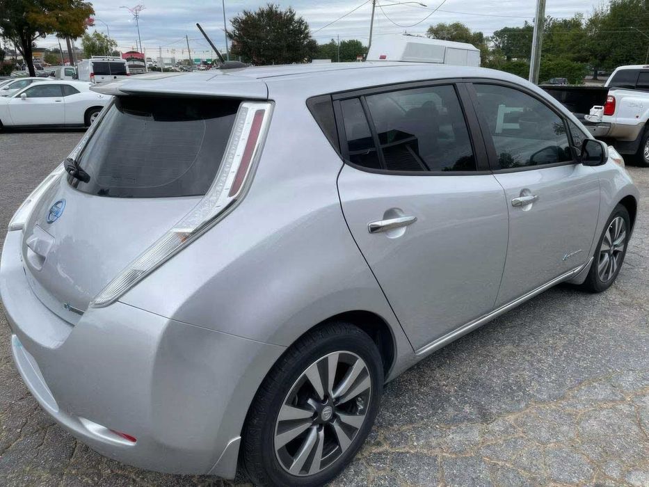 Nissan LEAF SL      2015