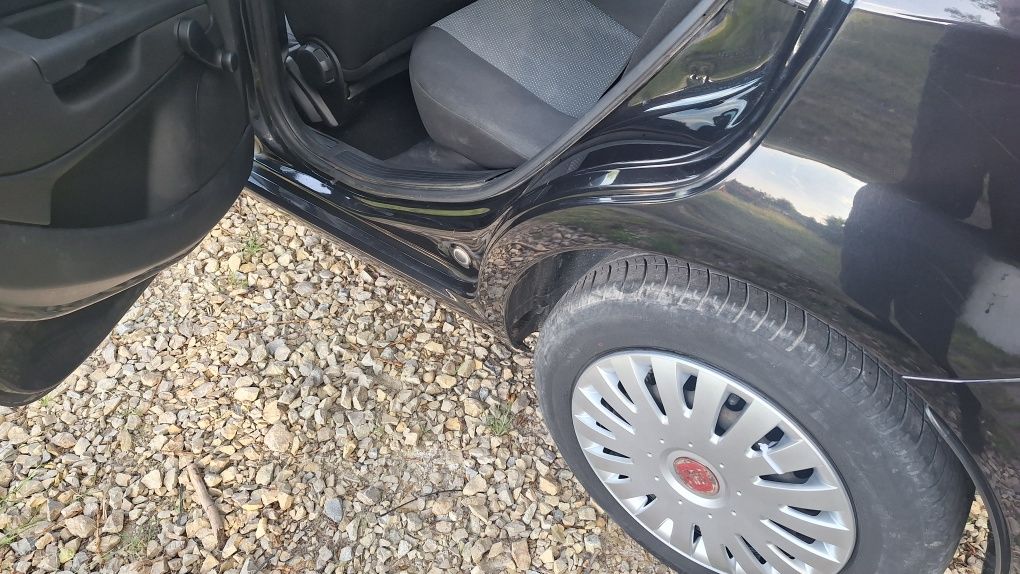 Piękny fiat grande punto. Klimatyzacja.