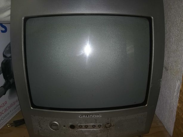 Продам нерабочий телевизор Grundig