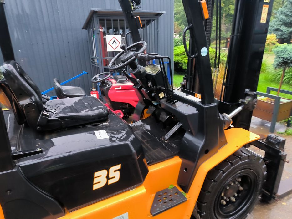 Wózek widłowy 3.5 t CPCD35N-RW27