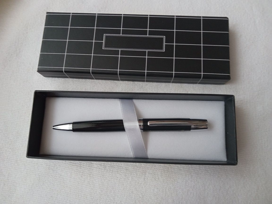 Długopis w eleganckim opakowaniu prezent