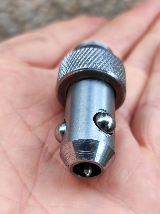 Швидкозатискний болт для зварювального столу Зигмунда. Болт сварочного