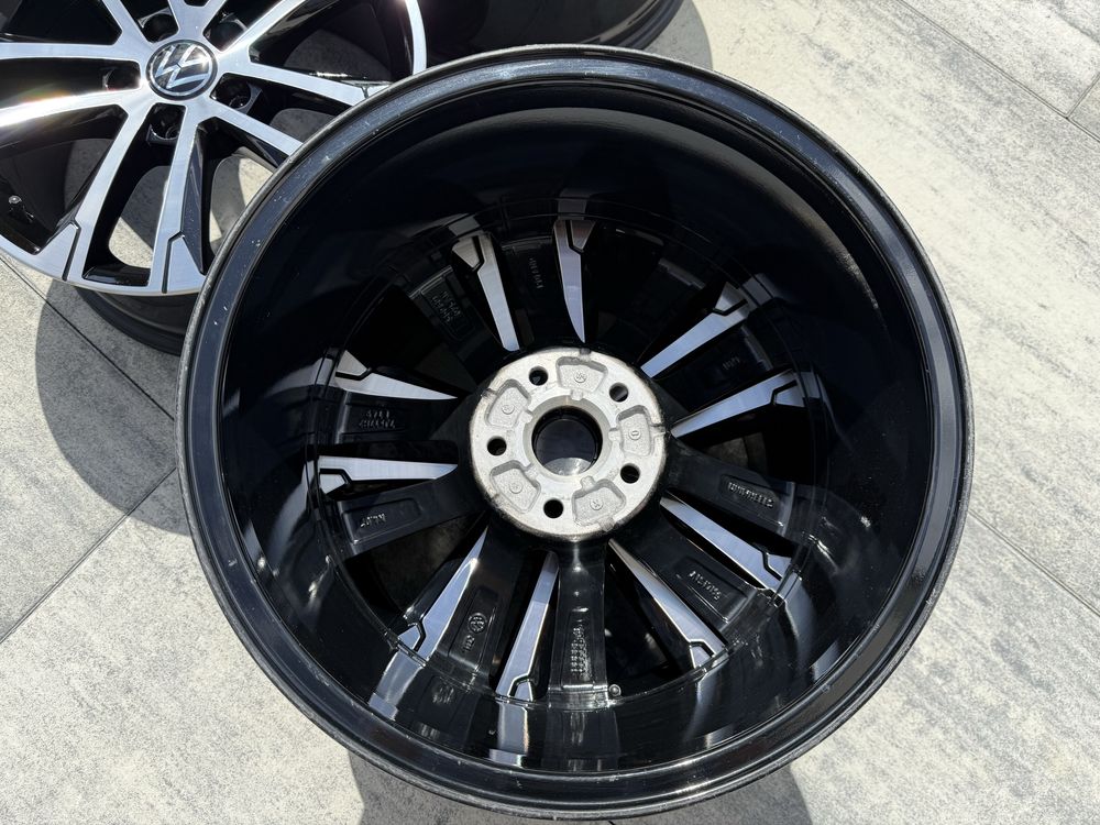 JAK NOWE Felgi Oryginalne VW 17” SINGAPORE 7J ET49