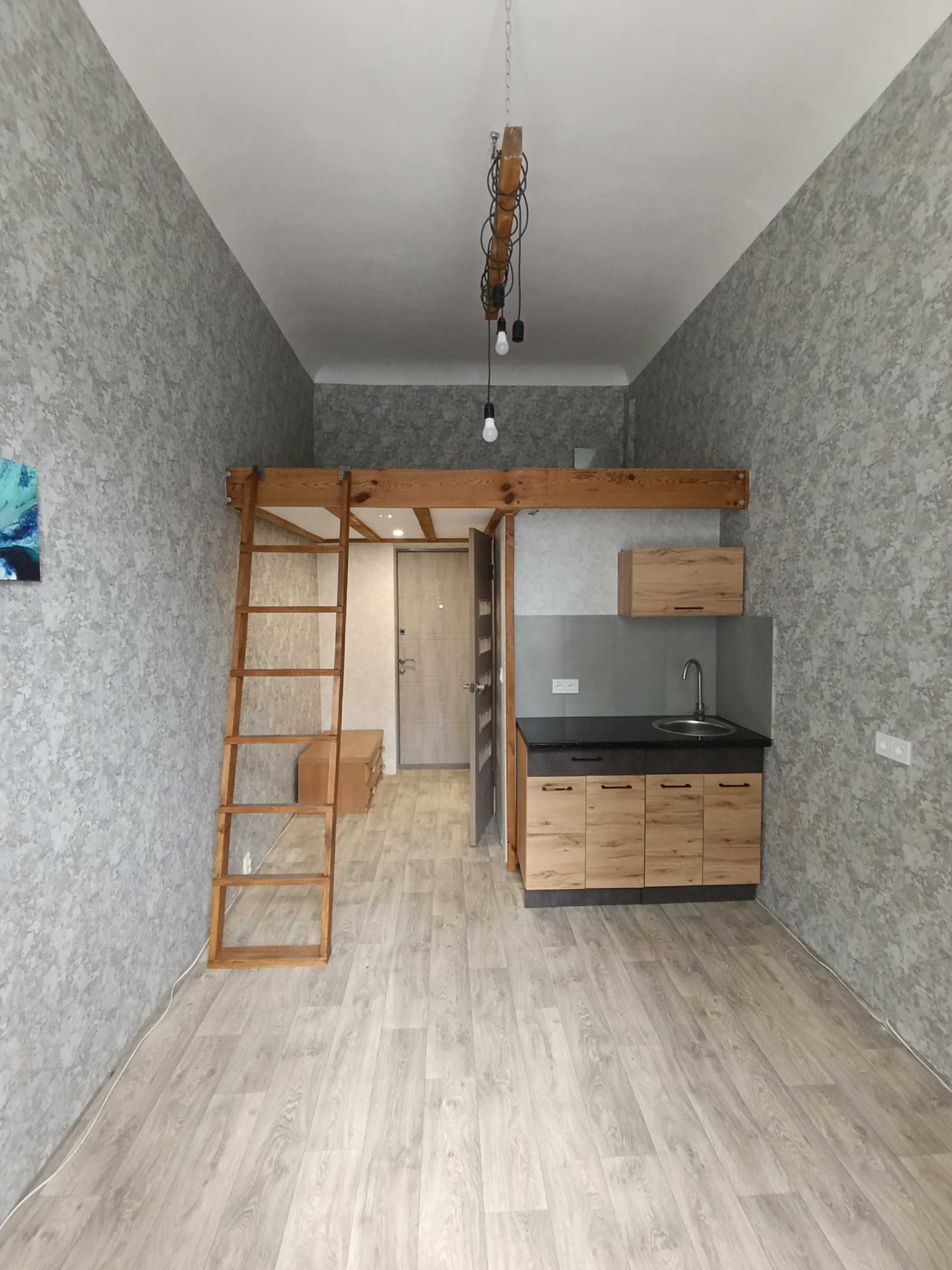 Продам 2-х уровневую квартиру студию ЮЖД, Полтавский Шлях