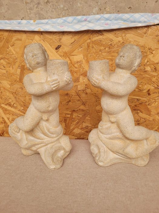 Conjunto de anjos de pedra maciça com apoio para velas da marca gestos