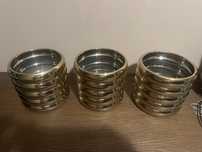 3 piekne zlote doniczki