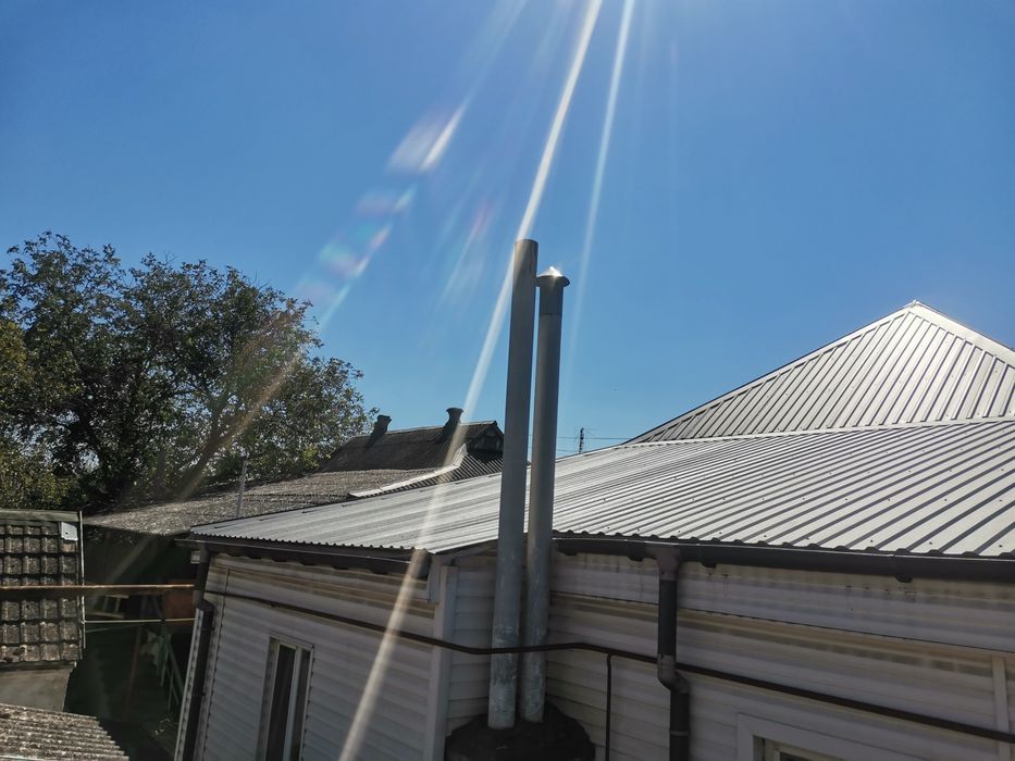 Ремонт крышь. Ремонт кровли. Крыша из металлочерепицы.