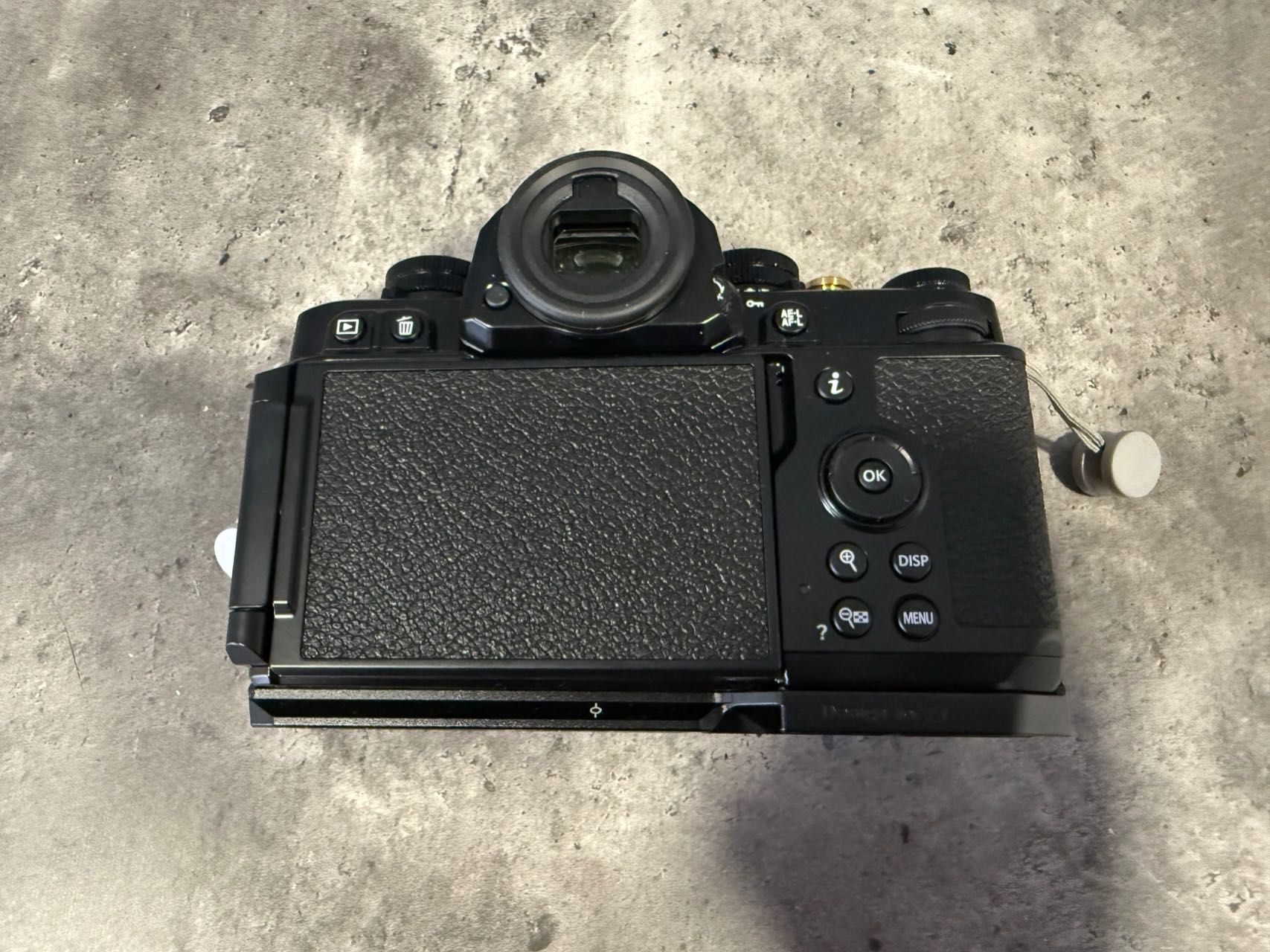 Nikon ZF como nova