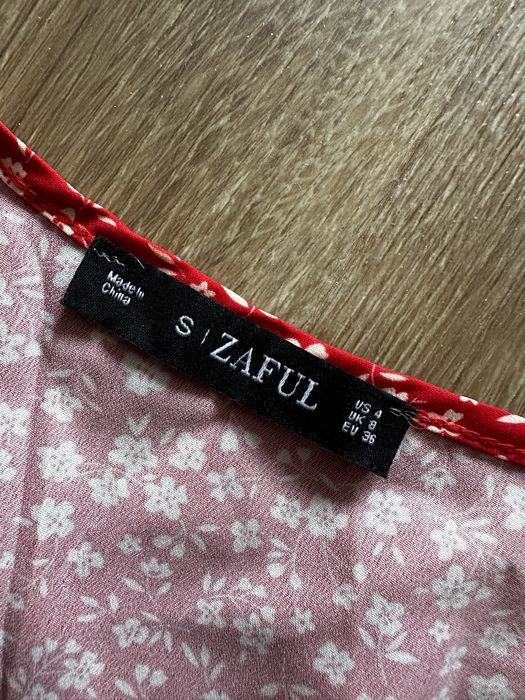 сукня червона