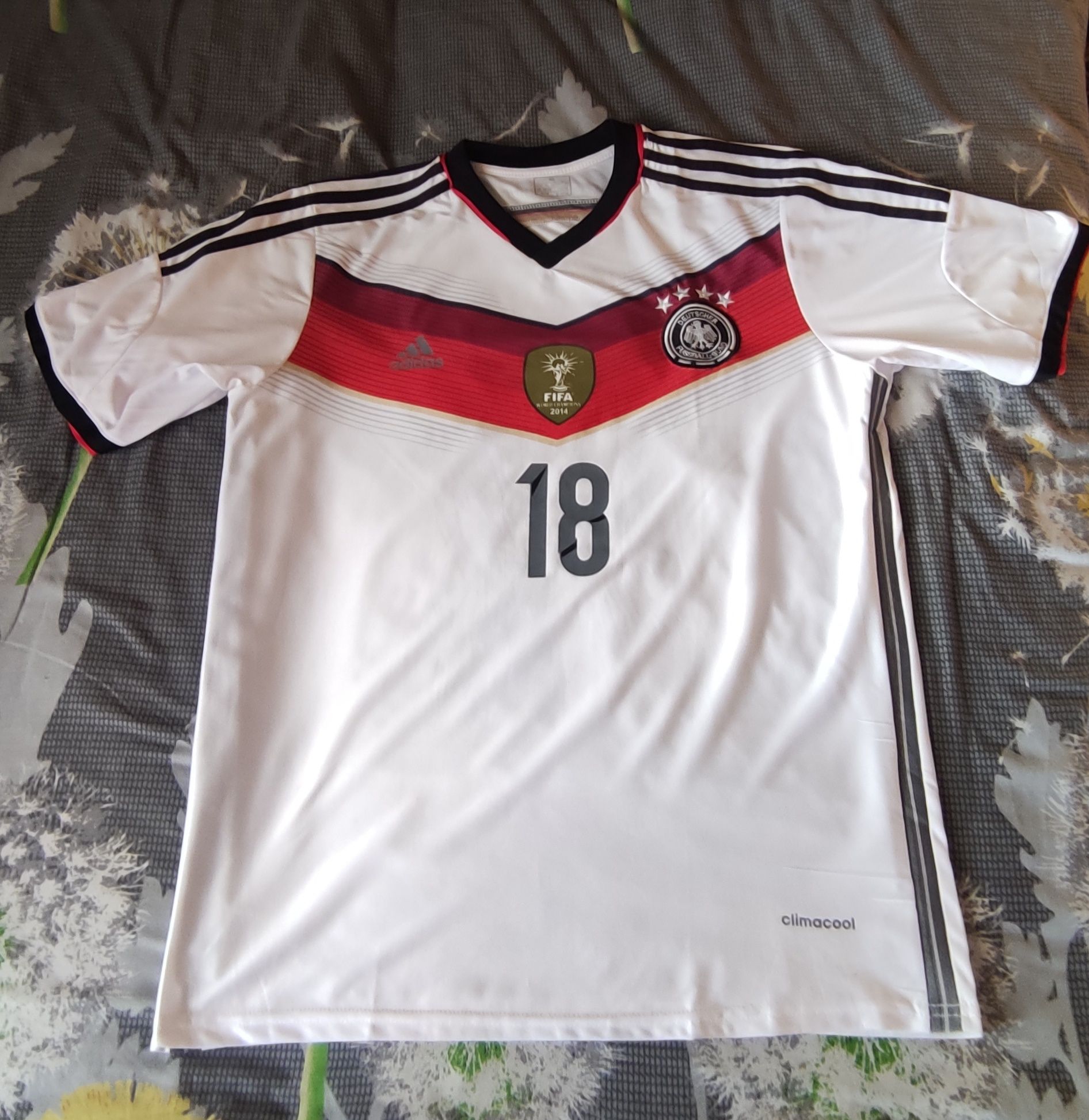 Футболка сборной Германии.