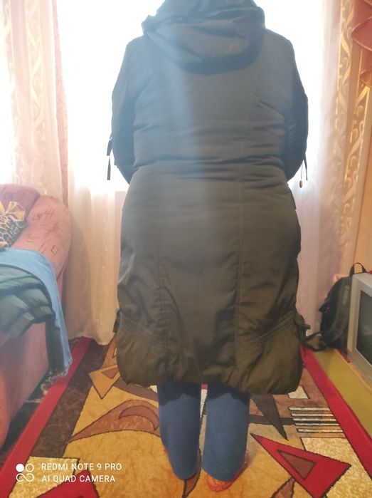 Зимовий жіночий пуховик