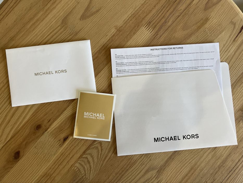 Mochila Michael Kors original NOVA com caixa