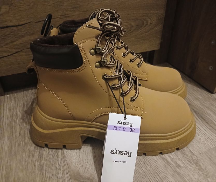 Nowe buty damskie trapery Sinsay