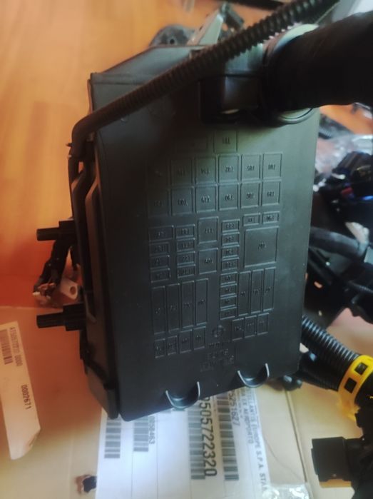 Проводка нова Фіат 500 X - Jeep Renegade  блок релле і запобіжників