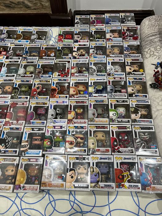 Vários Funko Pops para venda