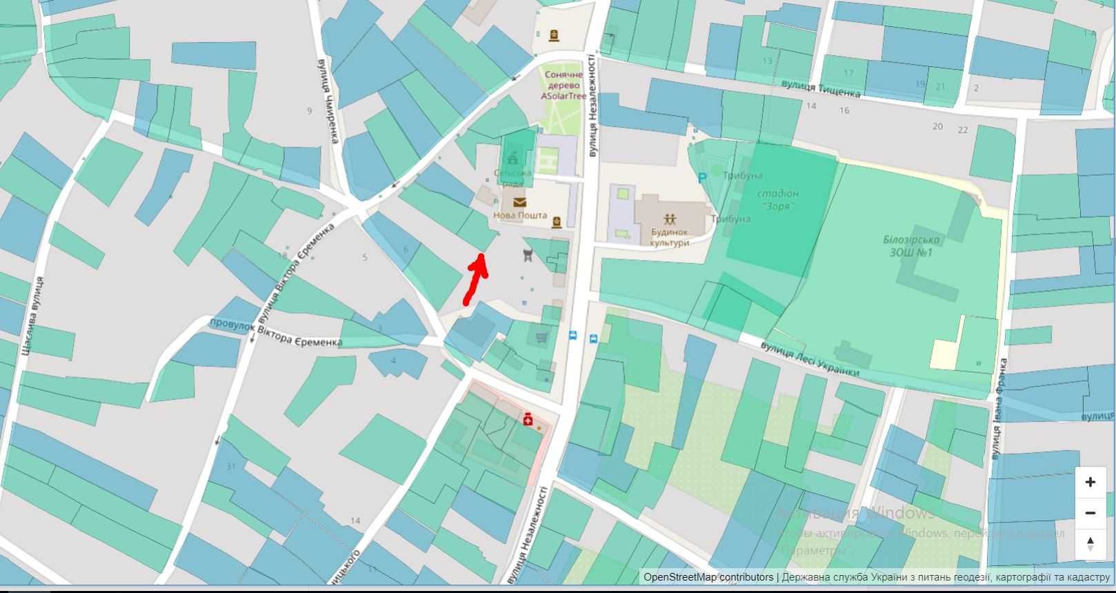 Продаж будинку з ділянкою в центрі села Білозір'я.